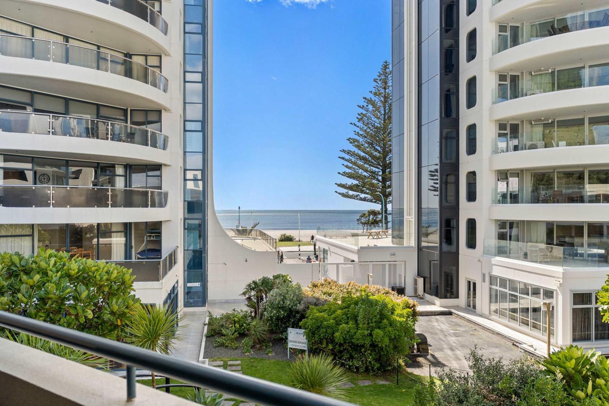 Beach Side Bliss - Oceanside Mount Maunganui Exteriör bild